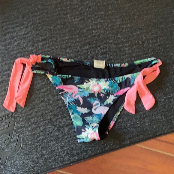 Two bathing suit tops fun bottoms - Picture 3 of 4